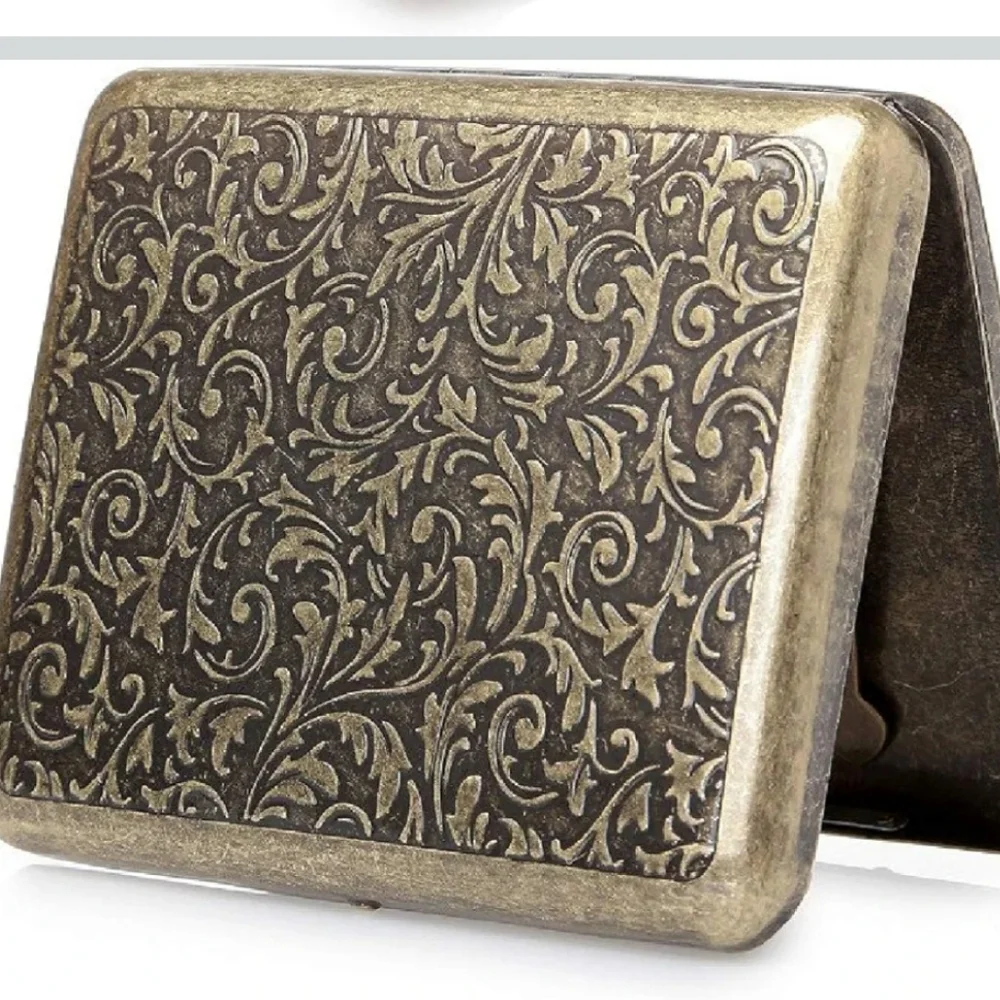 NEW! Vintage Style Embossed Cigarette Case - Picture 4 of 5